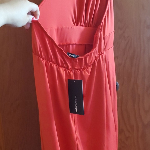 RED HALTER JUMPSUIT - Picture 6 of 6